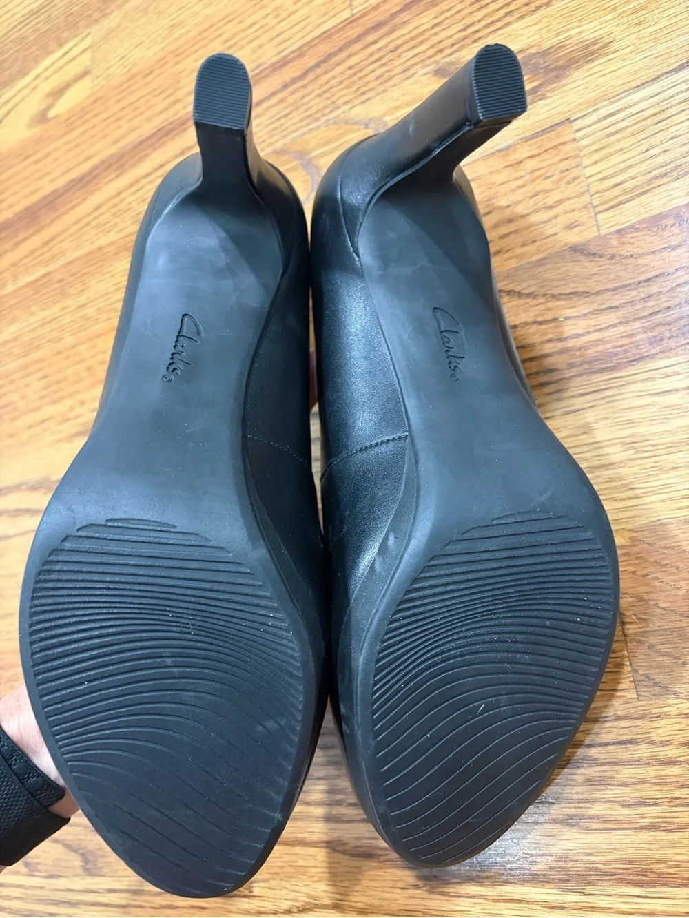 NWOB Clarks® Ambyr Joy Black Leather Pumps (9.5)